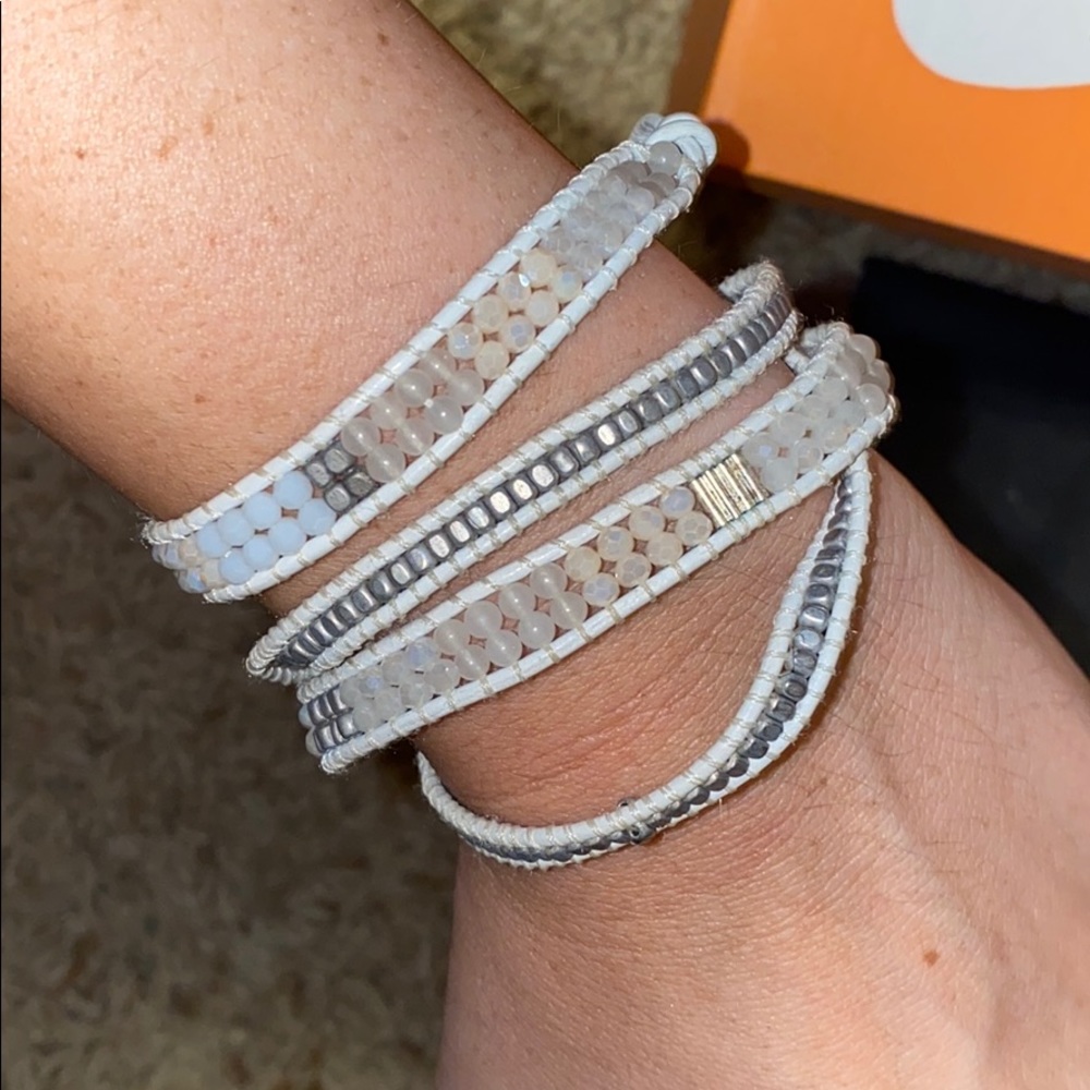 Tie bracelet